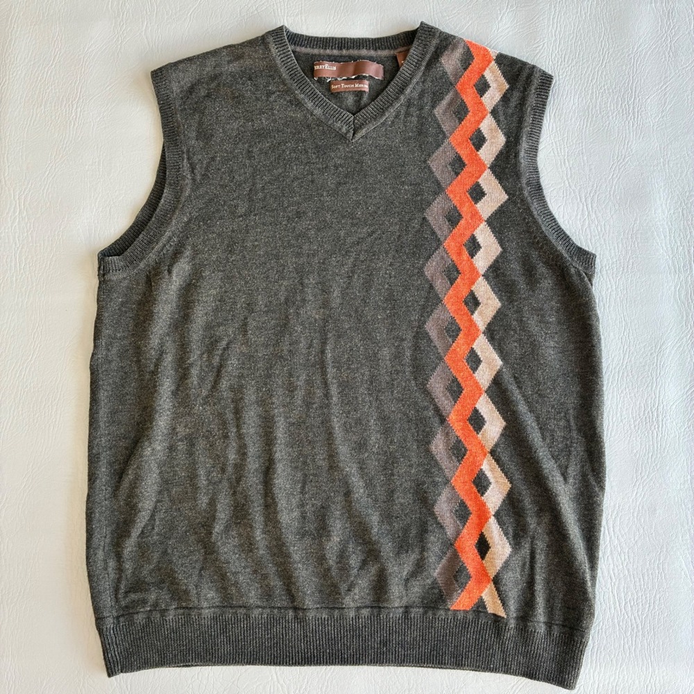Perry Ellis Mens Merino Wool Blend Argyle V-Neck Sweater Vest Br. Gray Orange M.